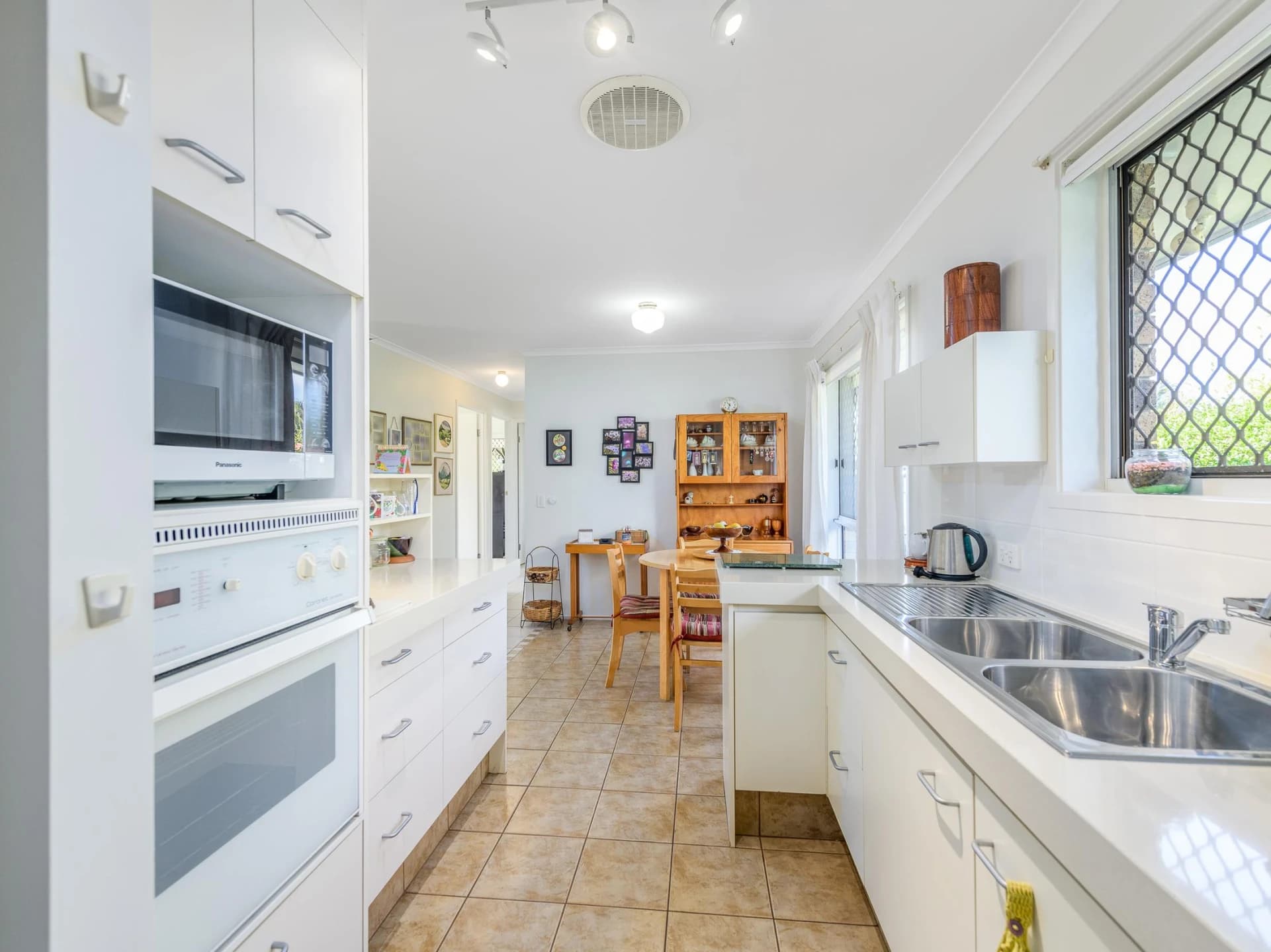 1 / 4 Webb Street, Labrador QLD 4215, Labrador - Thumbnail 4