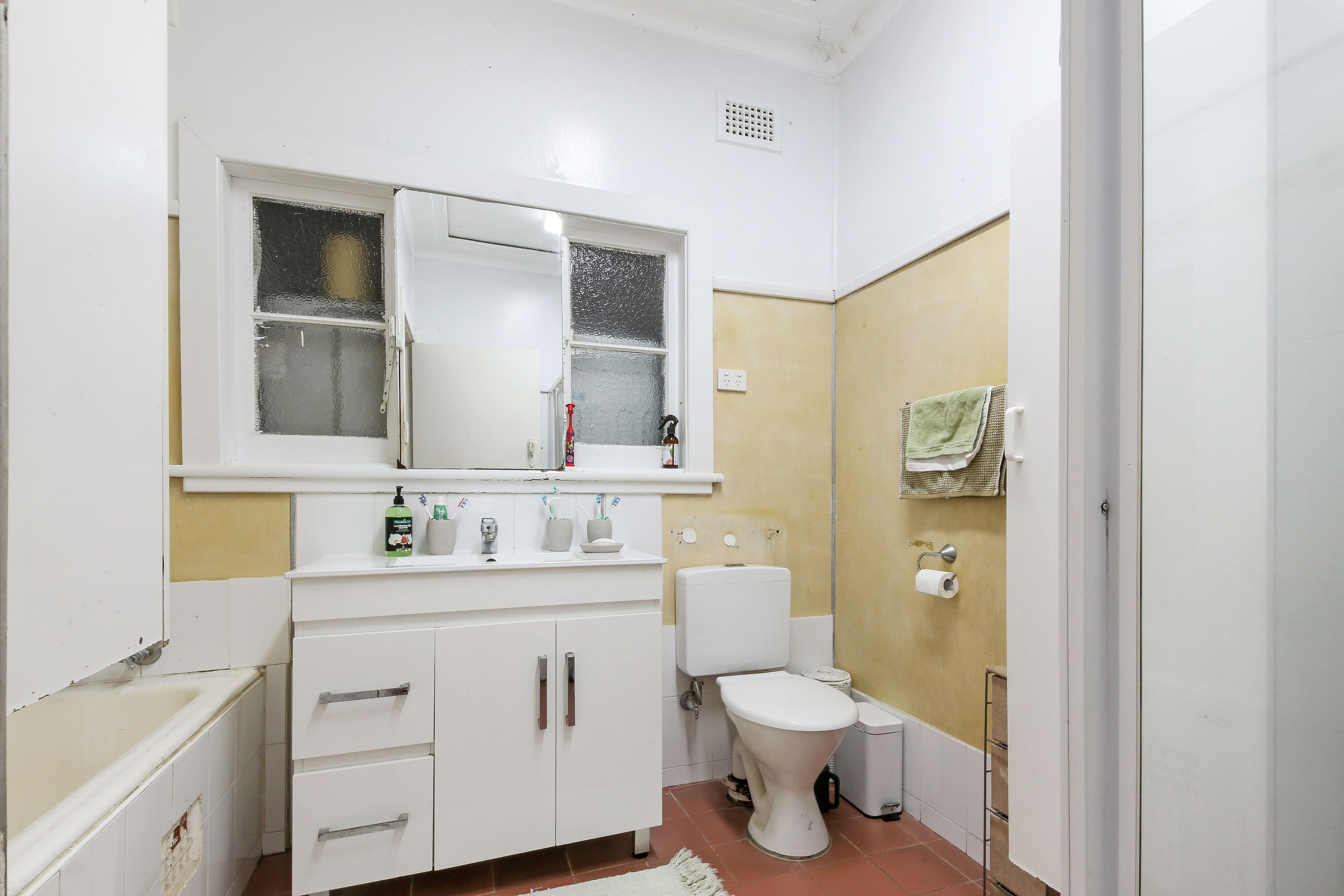 113 Hillcrest Avenue, Greenacre NSW 2190, Greenacre - Thumbnail 6
