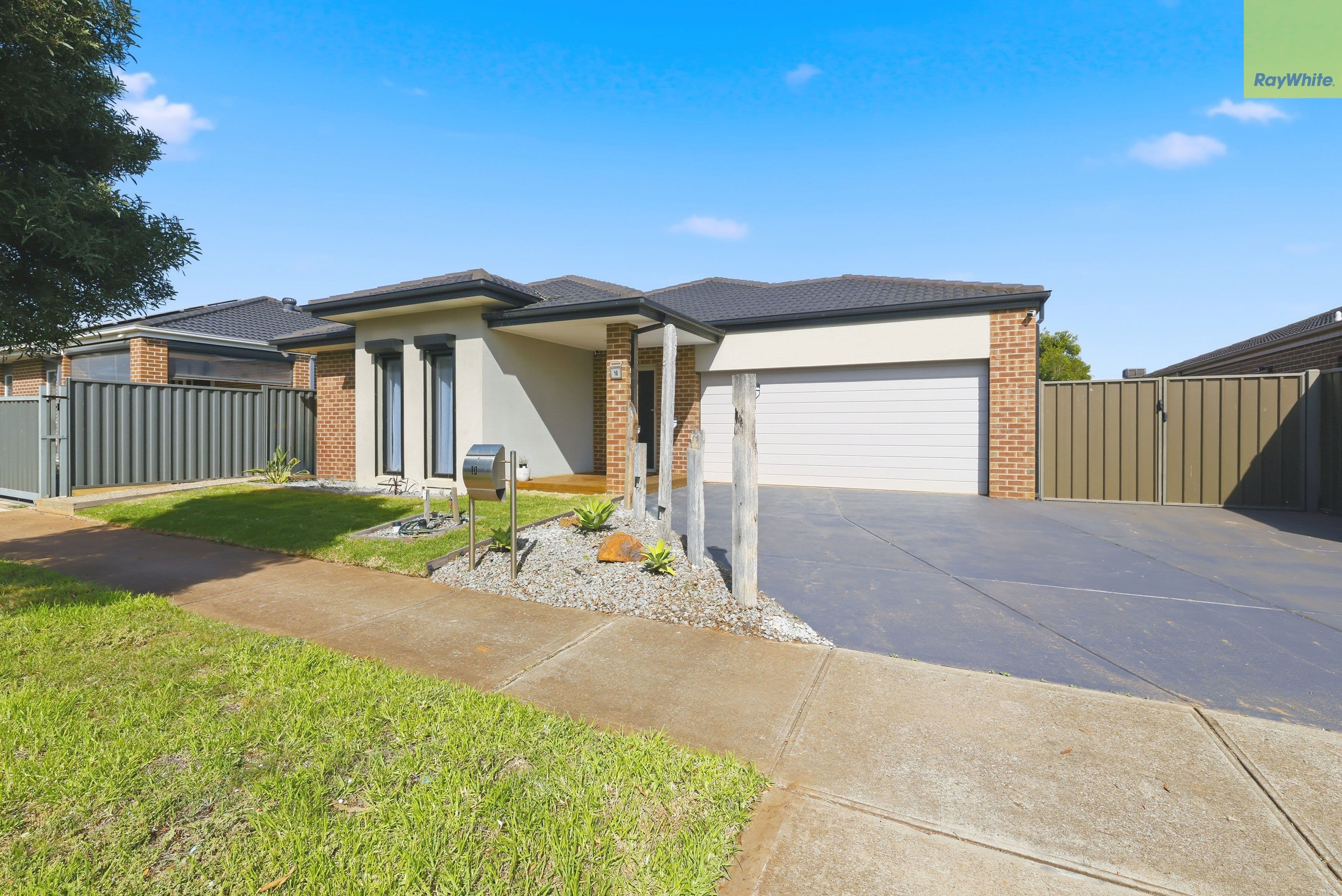 10 Astley Drive, Strathtulloh VIC 3338, Strathtulloh - Thumbnail 2