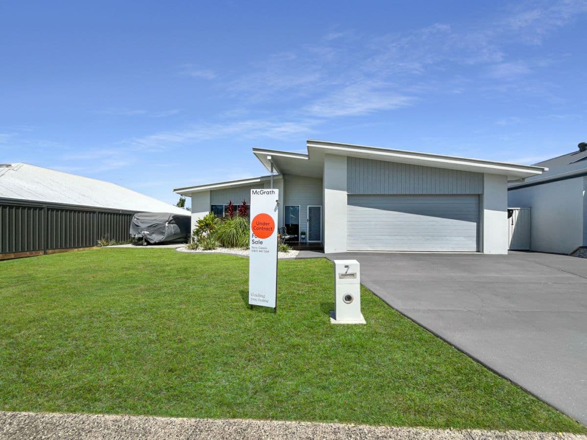 7 White Cedar Drive, MERIDAN PLAINS, Meridan Plains - Thumbnail 2