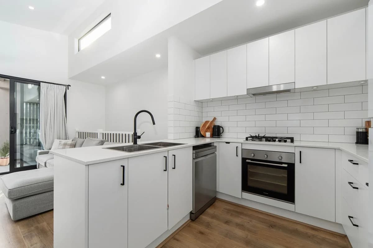 20F Russell Street, Cranbourne VIC 3977, Cranbourne - Image 1