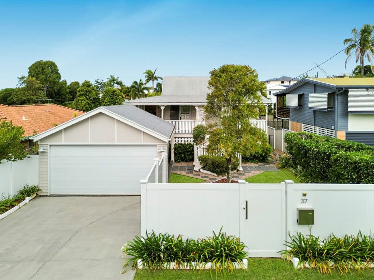 37 Oates Street, KEDRON, Kedron - Thumbnail 3