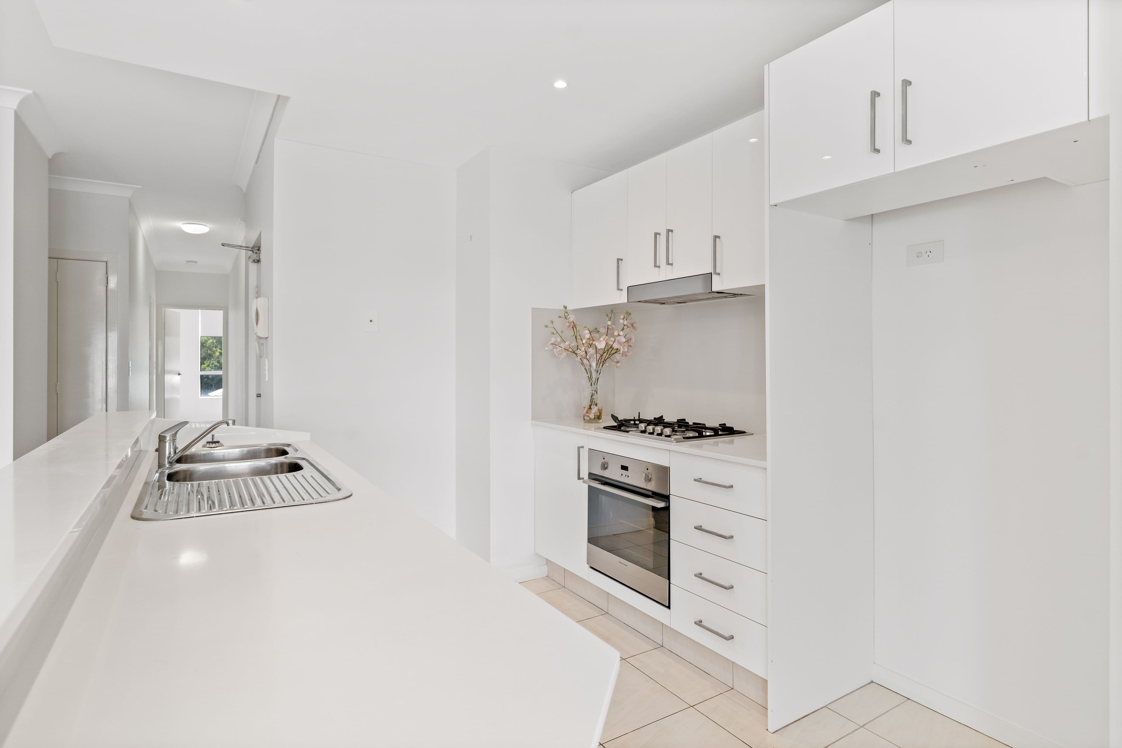 802/273-275 Mann Street, Gosford NSW 2250, Gosford - Thumbnail 4