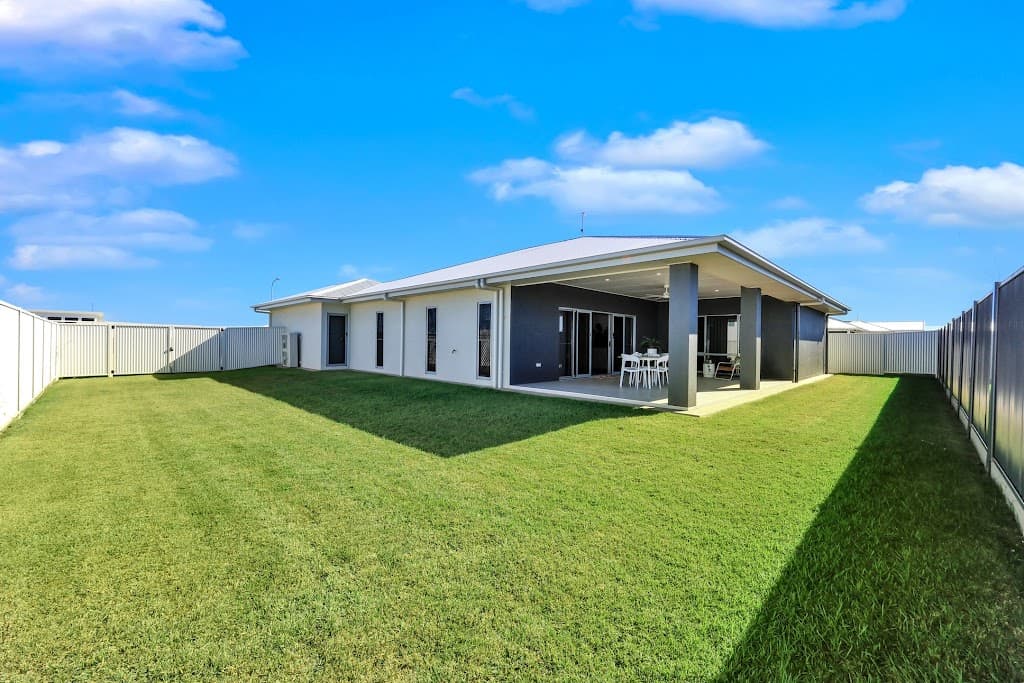 11 Stapleton Avenue, Innes Park, QLD, 4670, Innes Park - Thumbnail 2