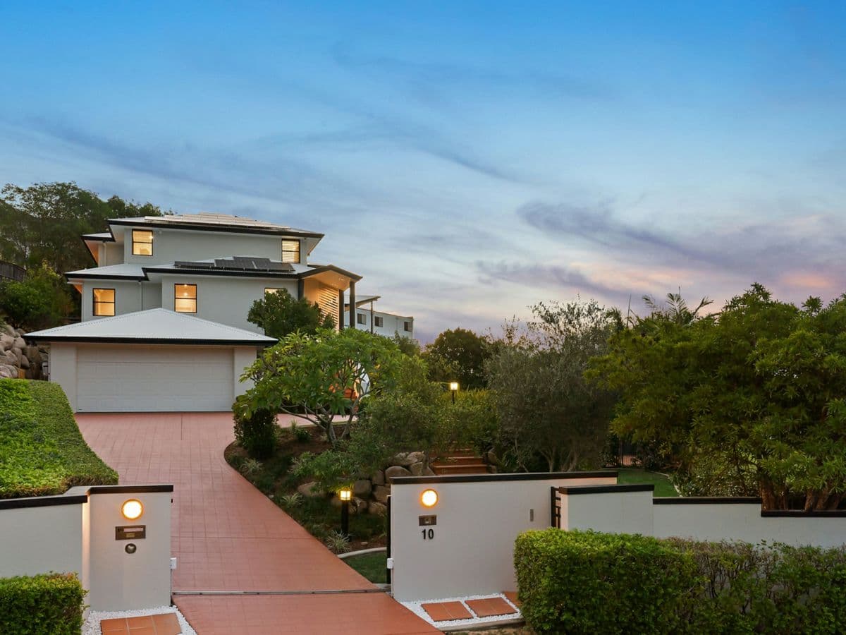10 Tiara Close, MOUNT OMMANEY, Mount Ommaney - Image 1
