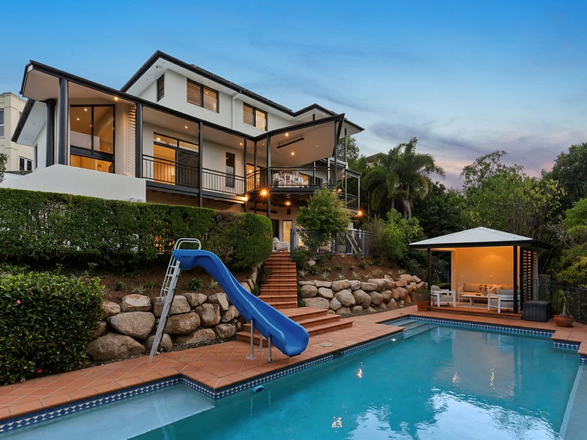 10 Tiara Close, MOUNT OMMANEY, Mount Ommaney - Thumbnail 3