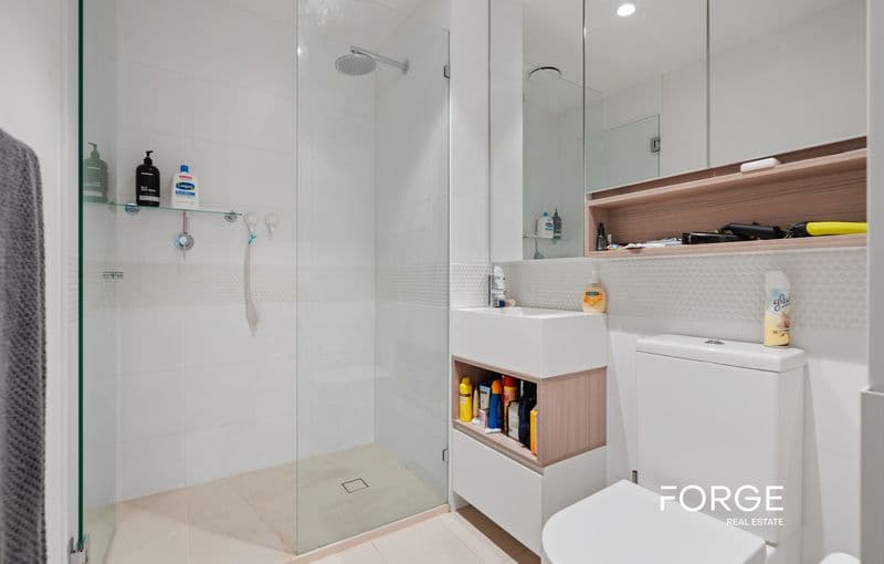 604 / 130 Dudley Street, West Melbourne, West Melbourne - Thumbnail 5