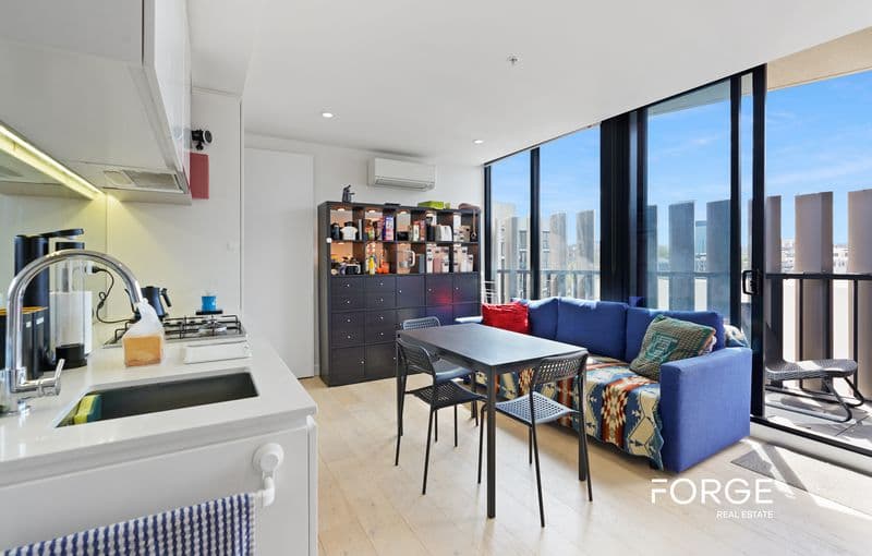 604 / 130 Dudley Street, West Melbourne, West Melbourne - Thumbnail 7