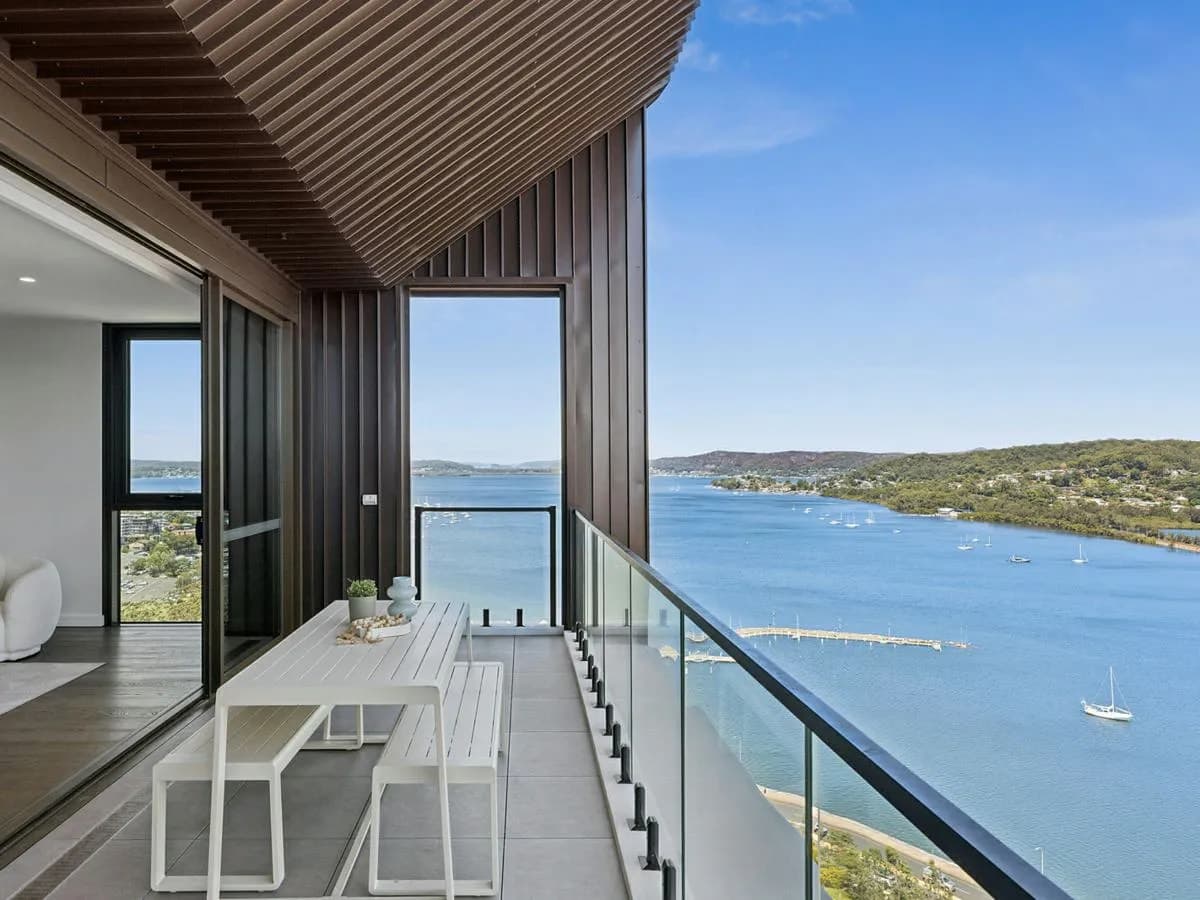 2401/36 Baker Street, GOSFORD, Gosford - Thumbnail 3