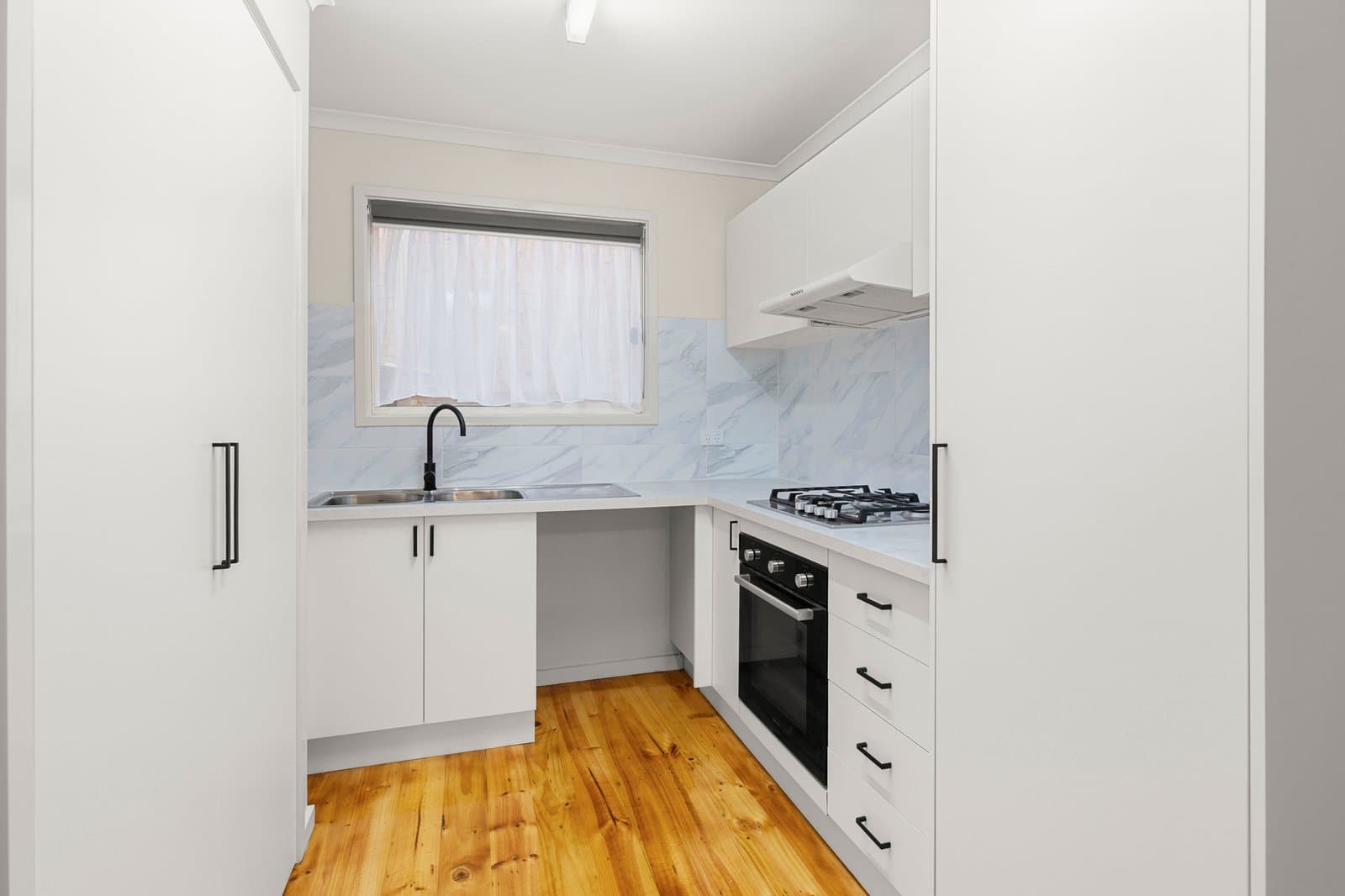 14 Gateway Close, Chadstone, Chadstone - Thumbnail 5