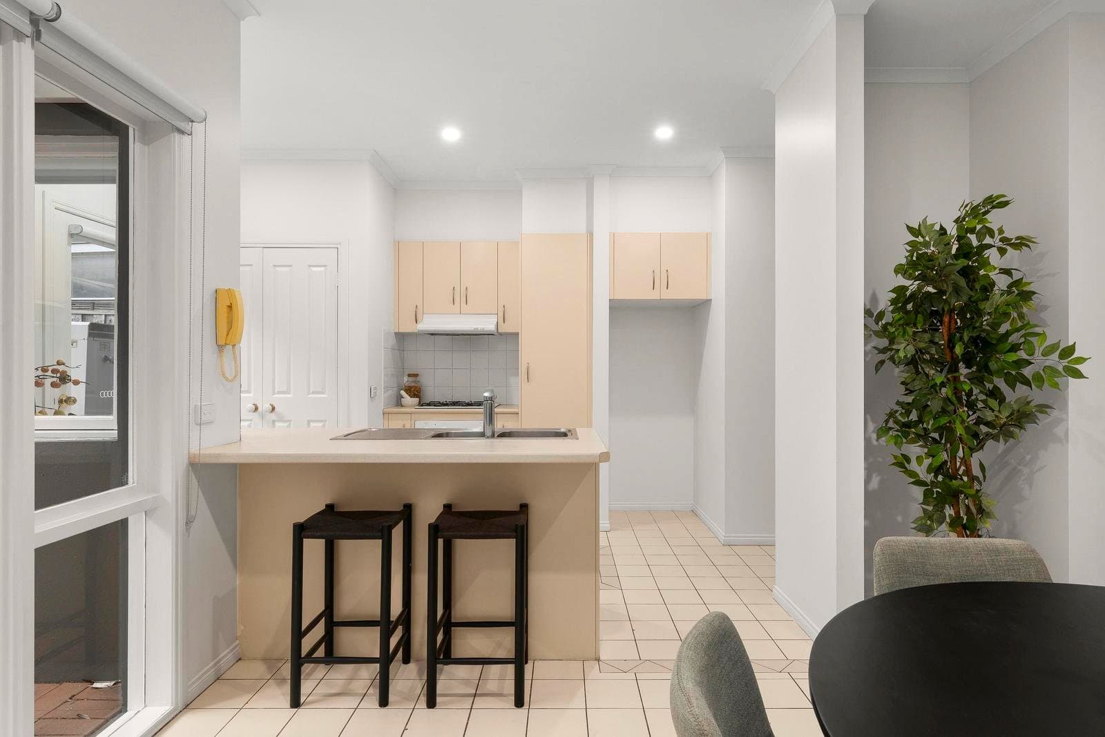 65 The Crescent, Kensington VIC 3031, Kensington - Thumbnail 6