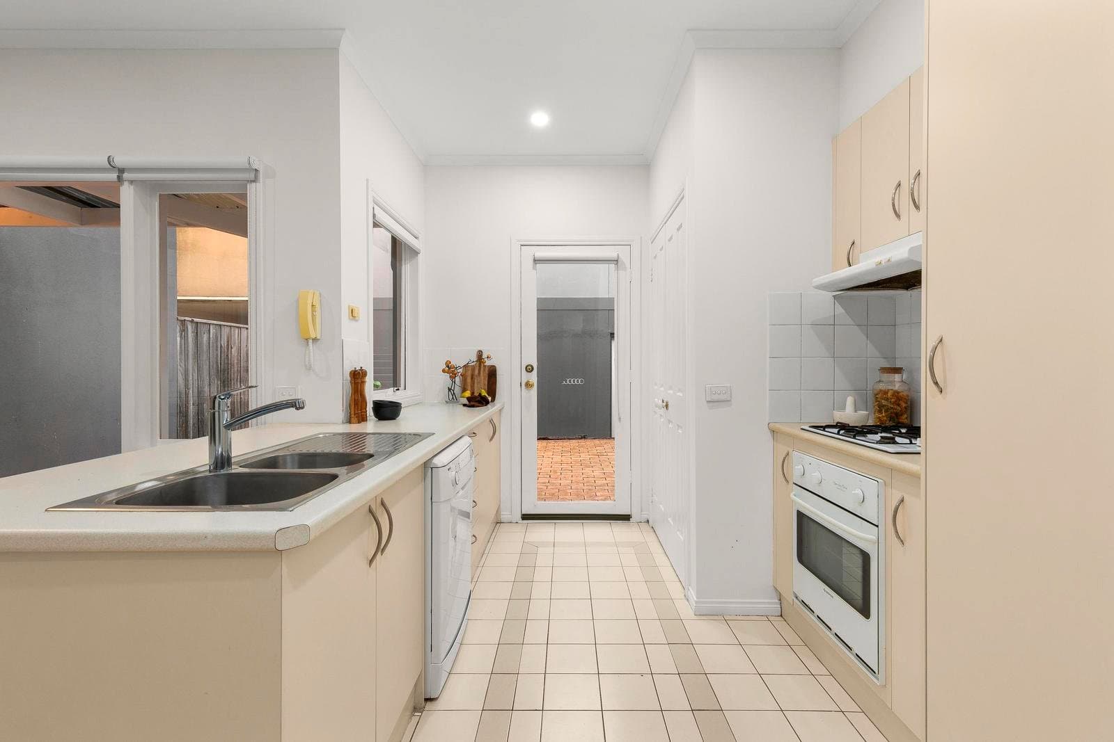 65 The Crescent, Kensington VIC 3031, Kensington - Thumbnail 8