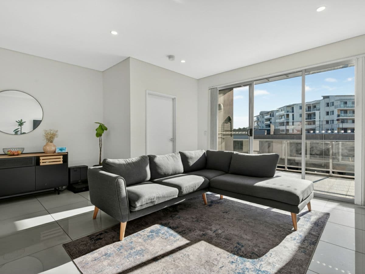 303/11 Junia Avenue, TOONGABBIE, Toongabbie - Thumbnail 2