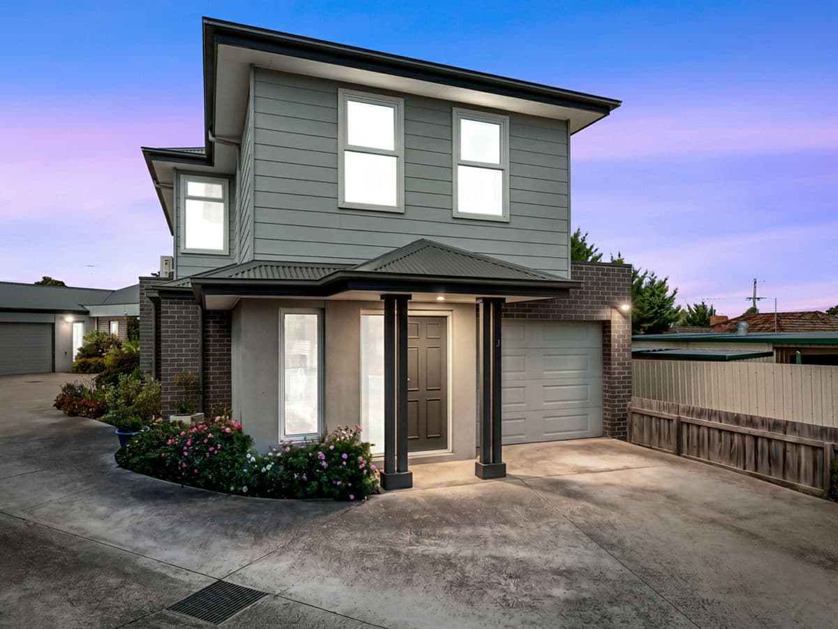 4/34 Carrington Street, THOMSON, Thomson - Image 1