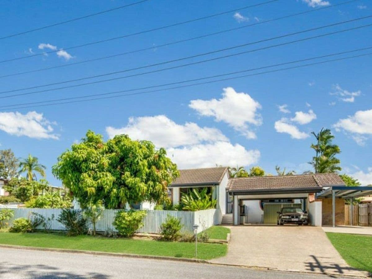 1 Bingera Street, CLINTON, Clinton - Image 1