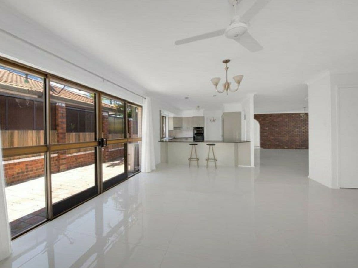 1 Bingera Street, CLINTON, Clinton - Thumbnail 3