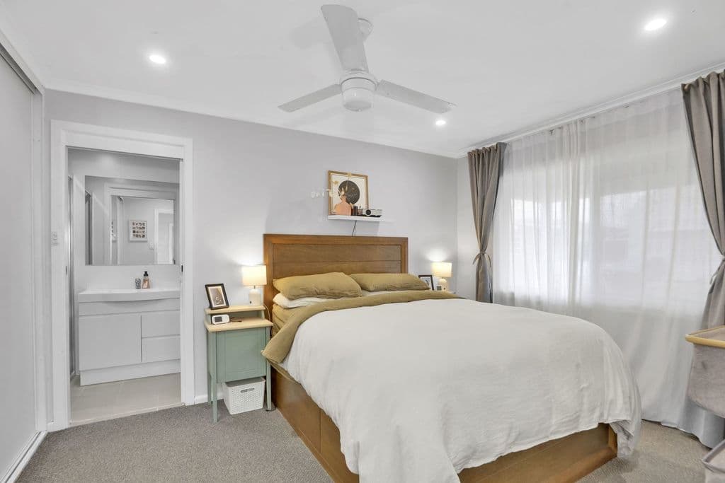 32 Davis Avenue, Davistown - Thumbnail 3
