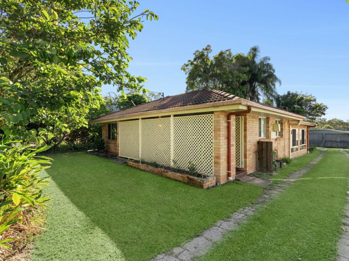 61 Caloundra Street, LANDSBOROUGH, Landsborough - Image 1