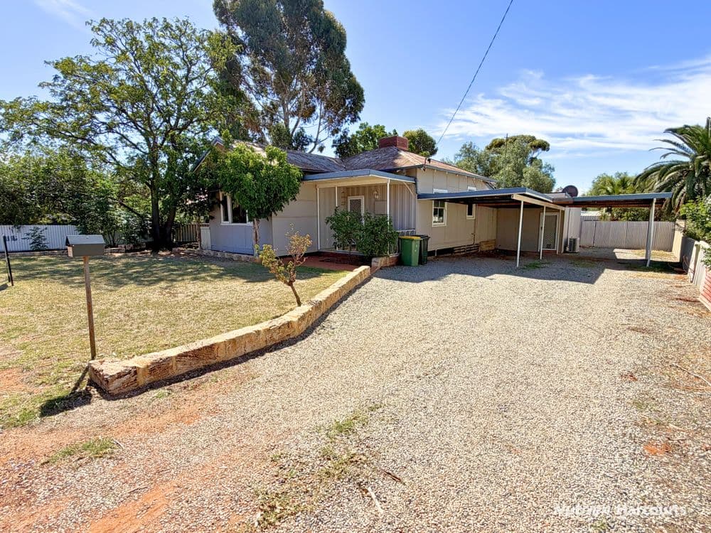 67 Spica Street, SOUTHERN CROSS, WA 6426, Southern Cross - Thumbnail 2