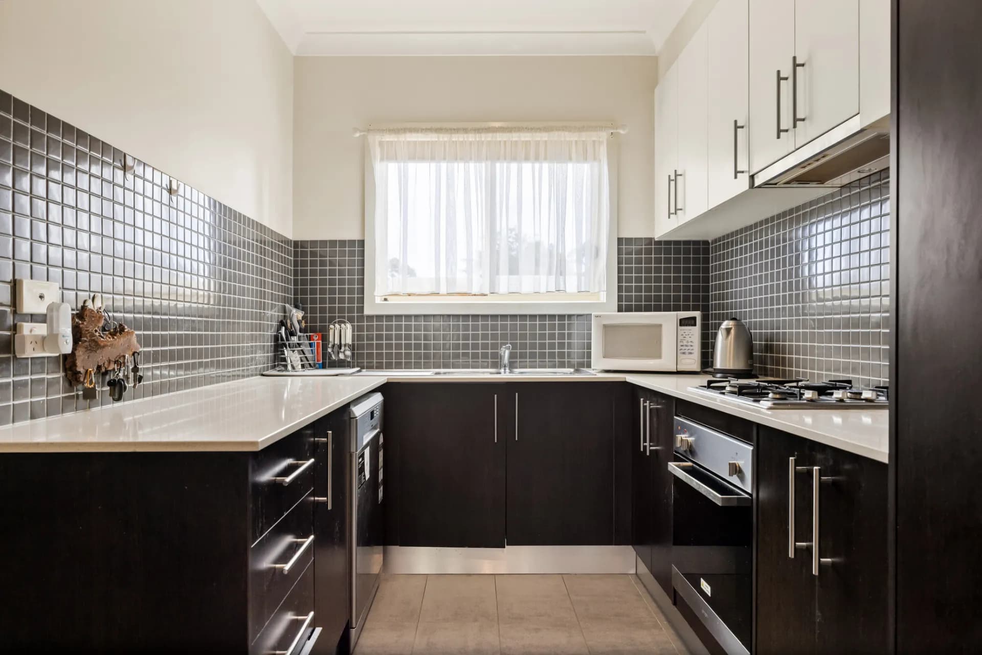 3/28 Toolern Street, Melton South - Thumbnail 2