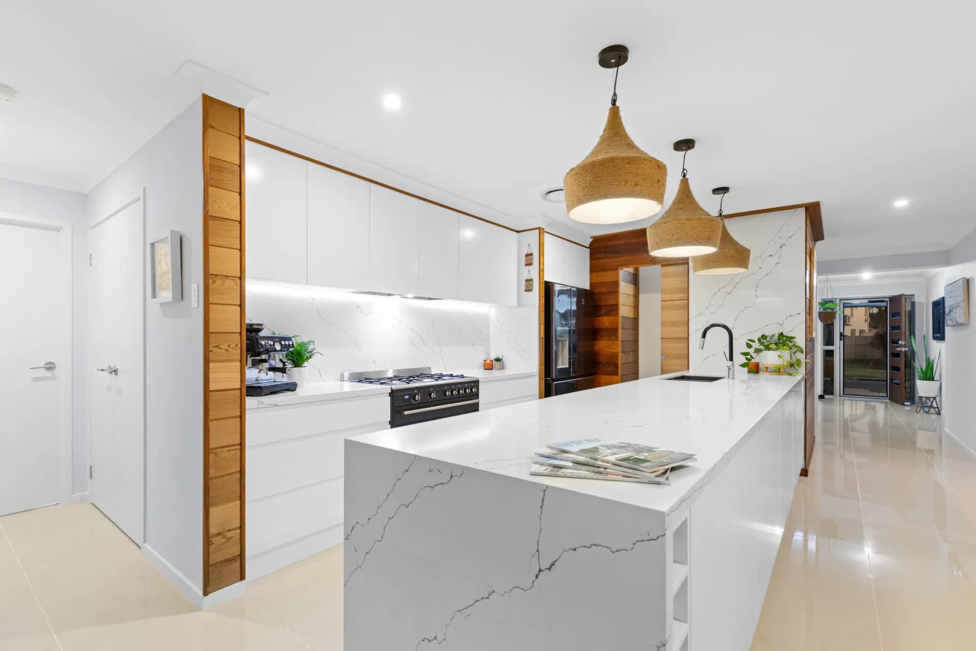 16 Waterside Esplanade, Helensvale, QLD, Helensvale - Thumbnail 4