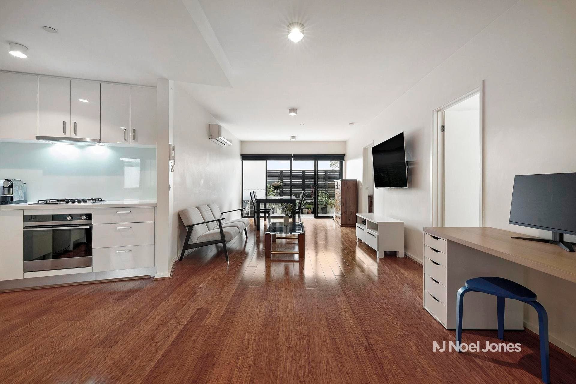 214/569 Whitehorse Road, Mitcham - Image 1