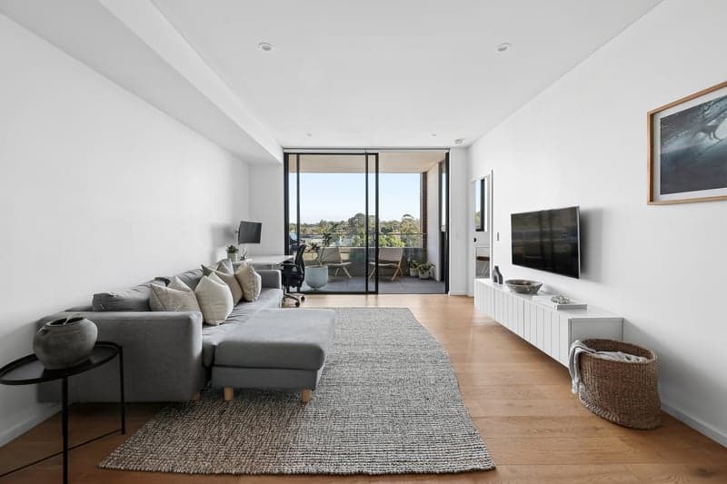 607/2 Malthouse Way, Summer Hill - Image 1