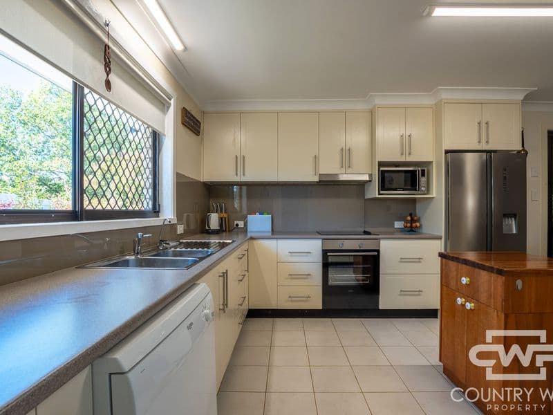 121-123 Oliver Street, Glen Innes, Glen Innes - Thumbnail 2