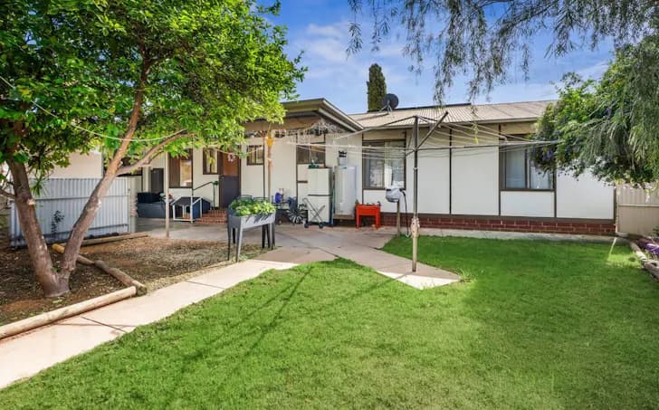 7 Ruston Street, Renmark, SA, 5341, Renmark - Thumbnail 2