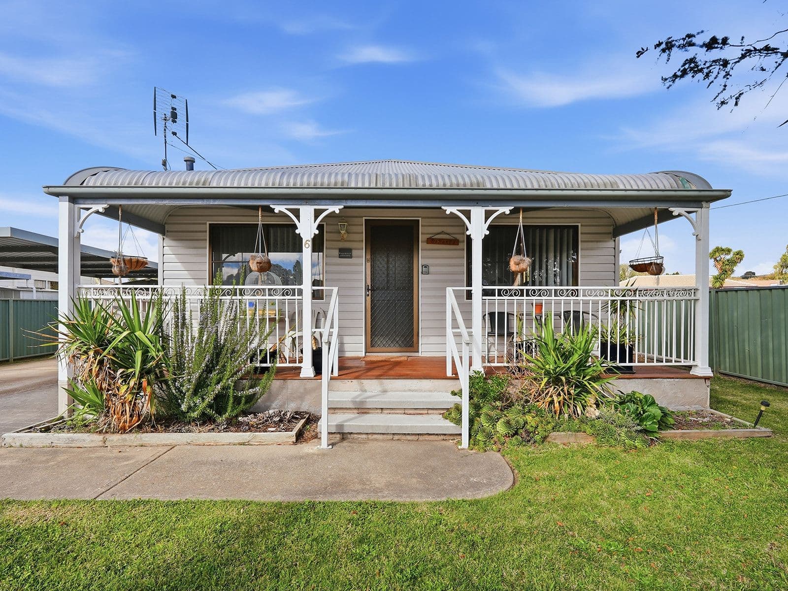 6 Binstead Street, Blayney NSW 2799, Blayney - Thumbnail 2