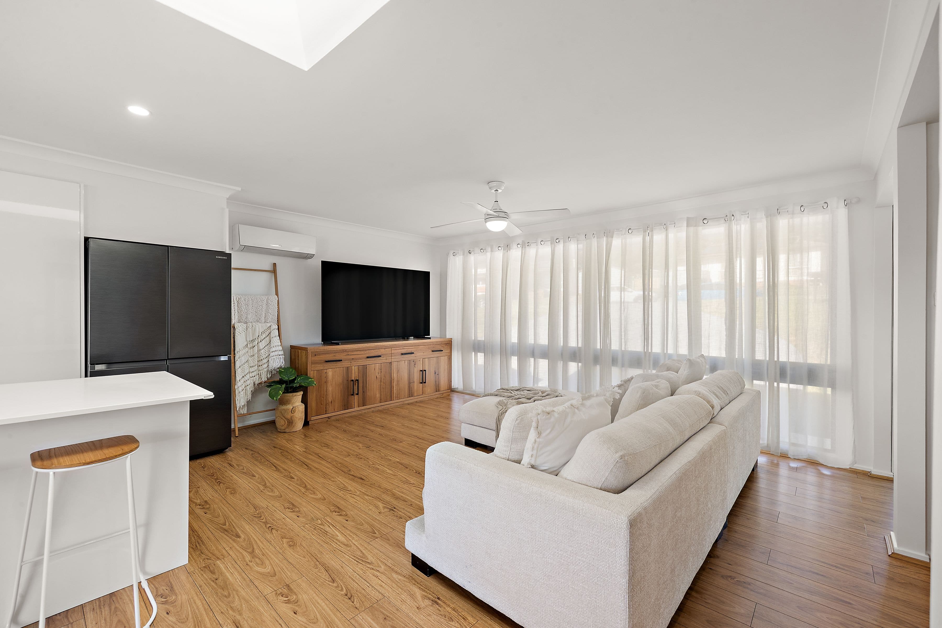 12 Hillside Crescent, Teralba NSW 2284, Teralba - Thumbnail 2
