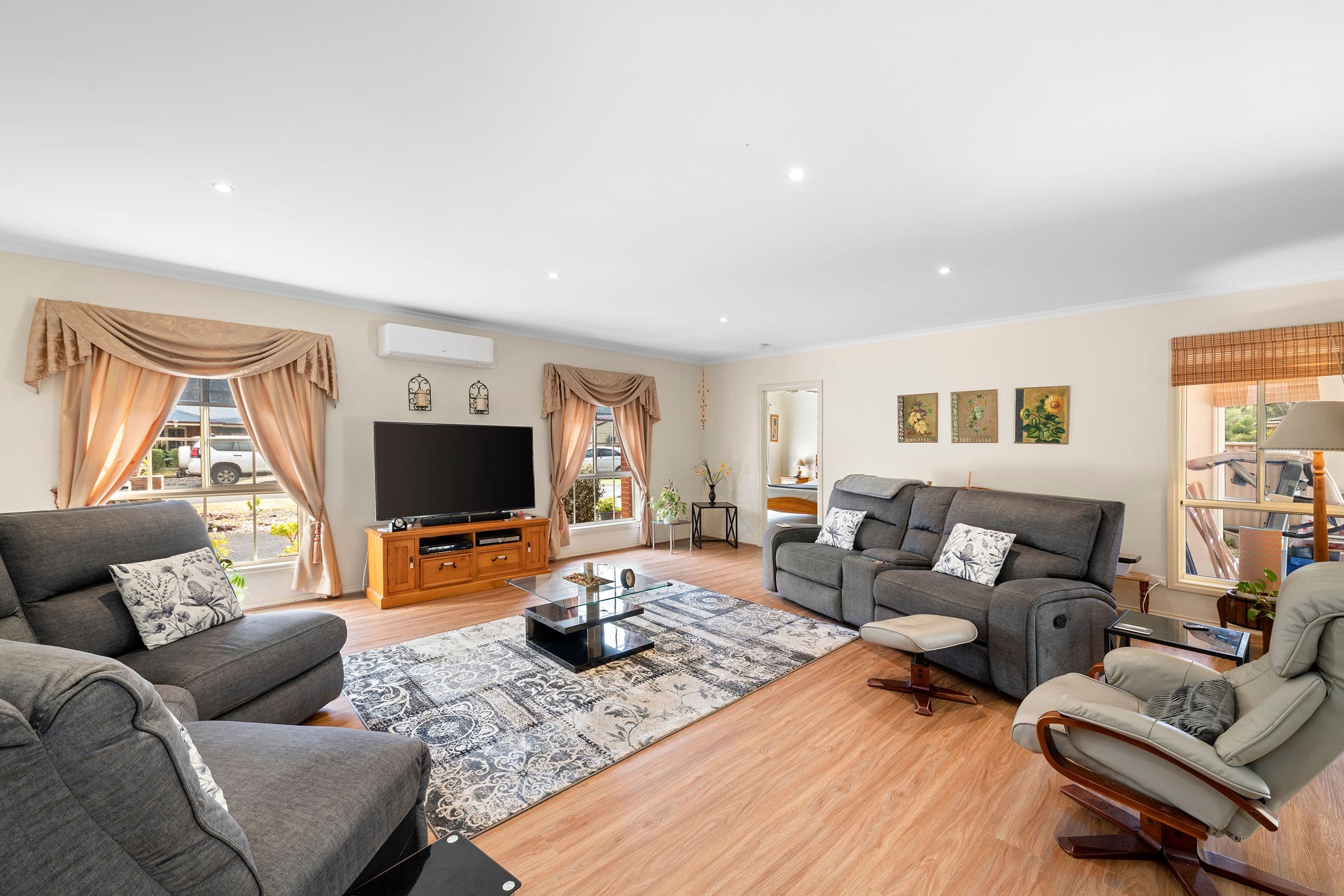 25 Wattle Drive, Heathcote VIC 3523, Heathcote - Thumbnail 2