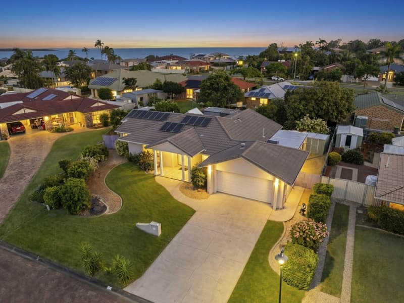8 Trevally Place, Sandstone Point, Sandstone Point - Image 1