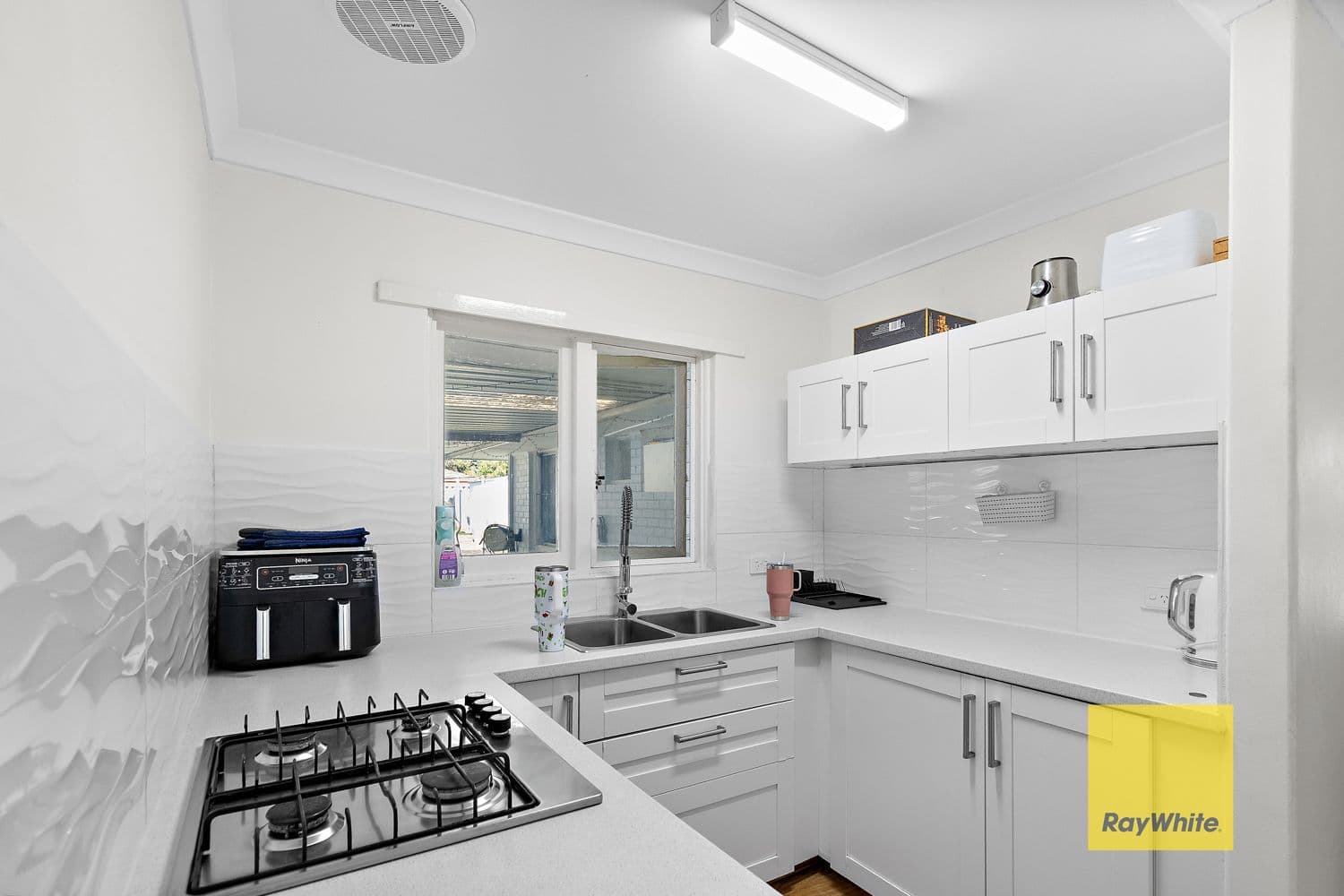 15B Calvert Way, Girrawheen WA 6064, Girrawheen - Thumbnail 3