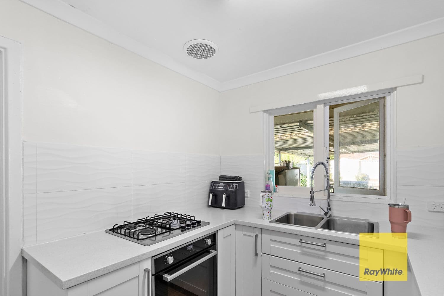 15B Calvert Way, Girrawheen WA 6064, Girrawheen - Thumbnail 4