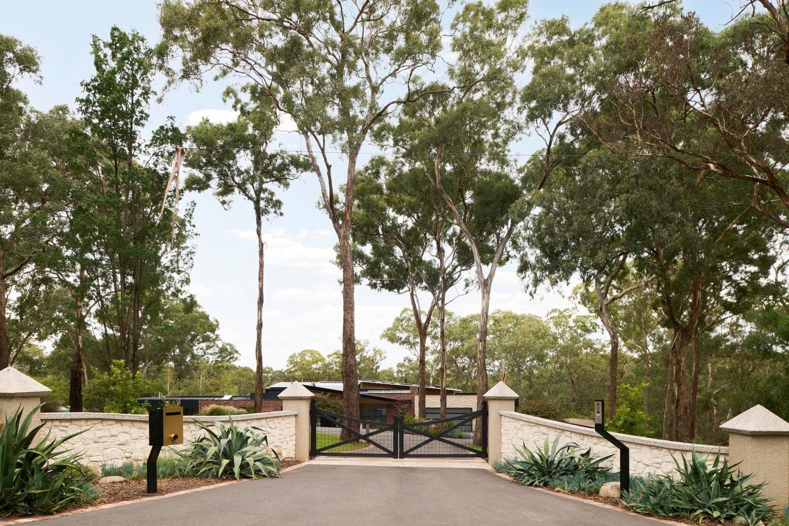 16 Yarra Braes Road, Eltham, Eltham - Thumbnail 2