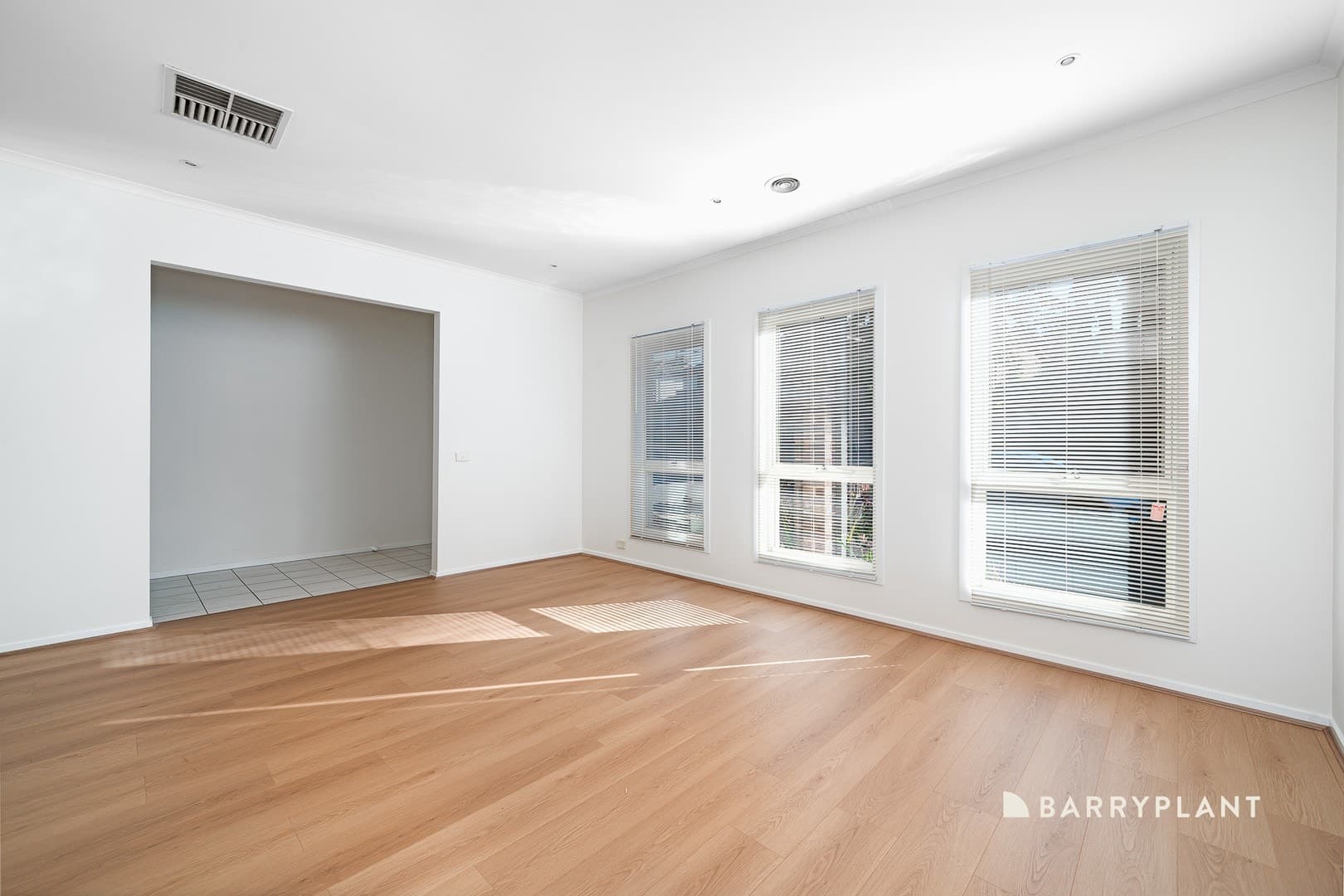 35 Waterlily Drive, Epping, VIC 3076, Epping - Thumbnail 2