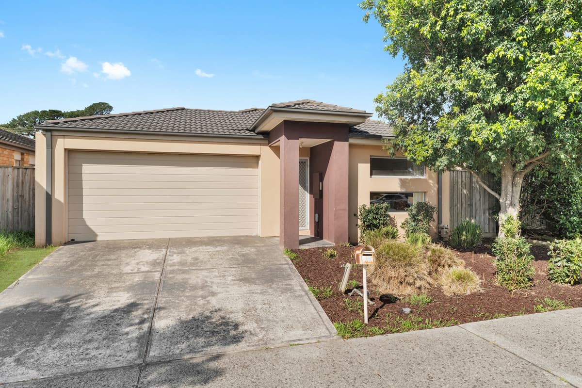 12 Young Street, Pakenham VIC 3810, Pakenham - Thumbnail 2