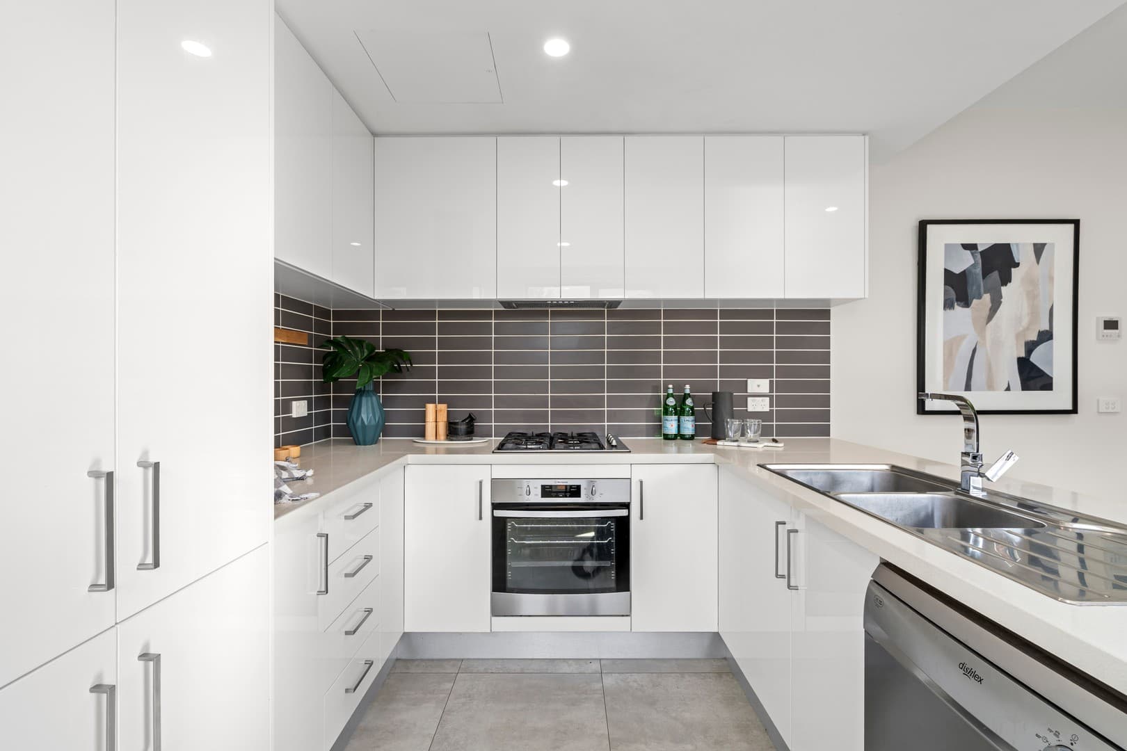 2/70 King Street, Airport West, VIC 3042, Airport West - Thumbnail 4