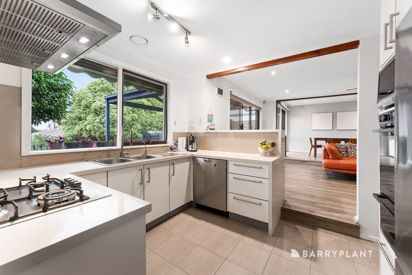 40 Huntingdon Drive, Wantirna South, VIC 3152, Wantirna South - Thumbnail 3