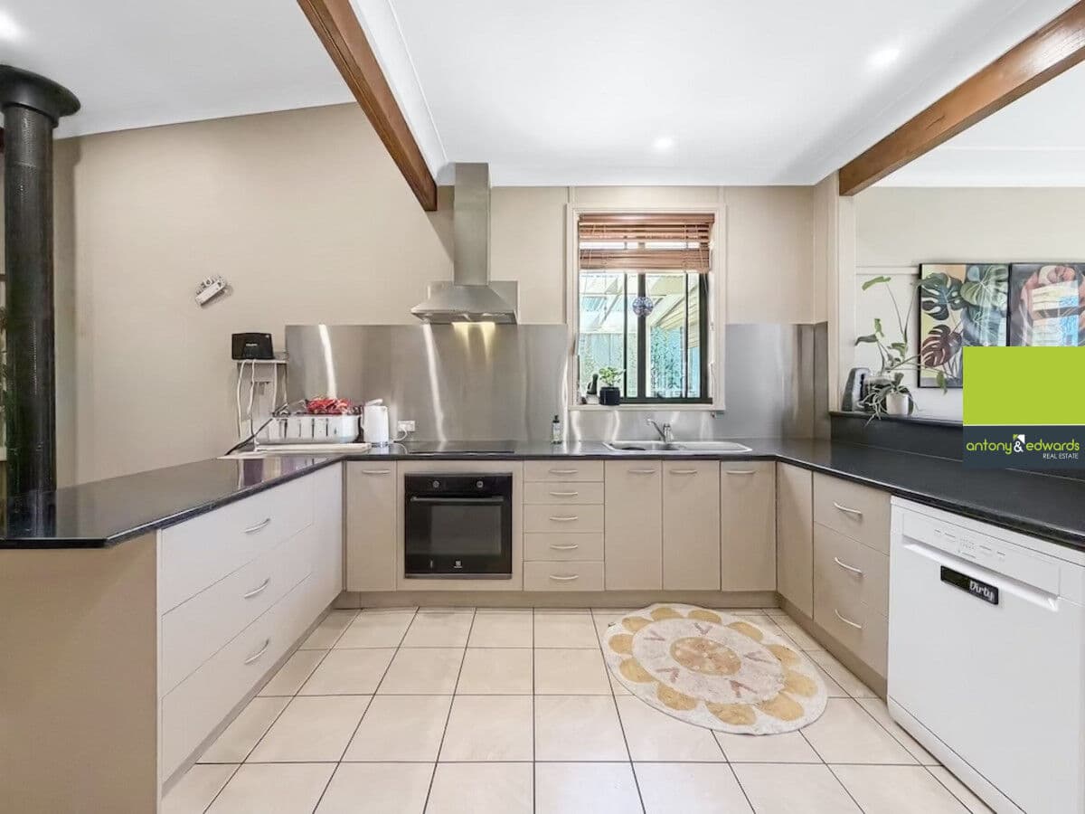 24 Wyatt Street, Goulburn NSW 2580, Goulburn - Thumbnail 2