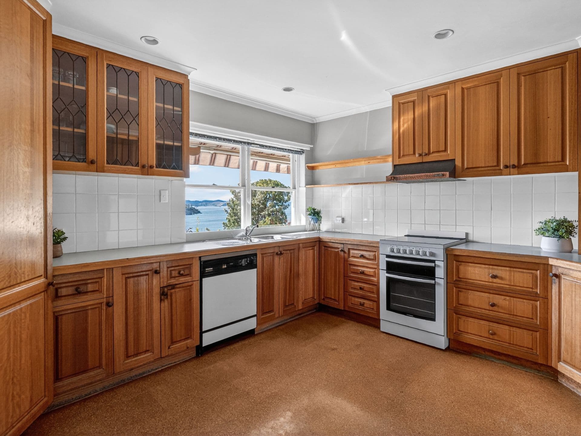 60 Roslyn Avenue, Kingston Beach, TAS, 7050, Kingston Beach - Thumbnail 8