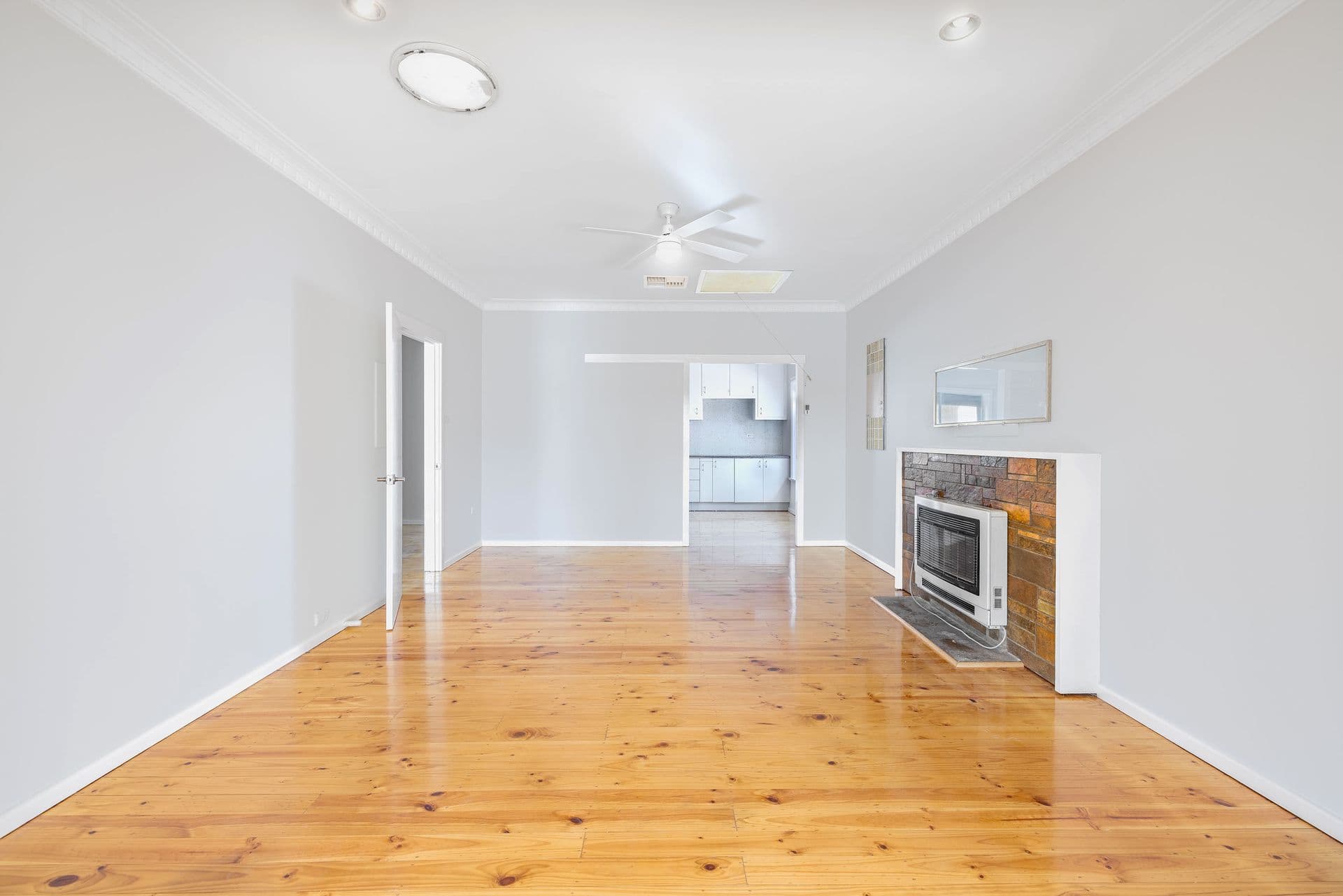 28 Pine Street, Echuca, VIC, 3564, Echuca - Thumbnail 3
