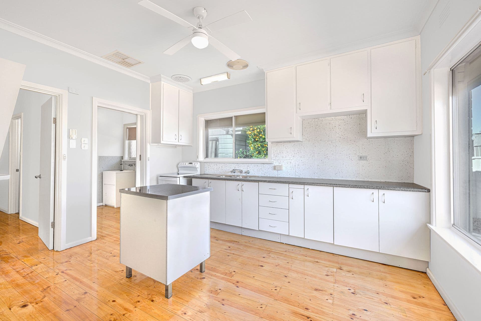 28 Pine Street, Echuca, VIC, 3564, Echuca - Thumbnail 5