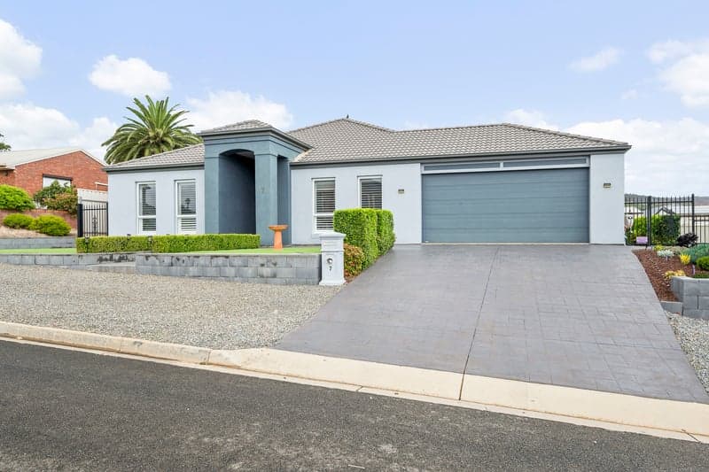 7 Sandano Avenue, Sellicks Beach - Image 1