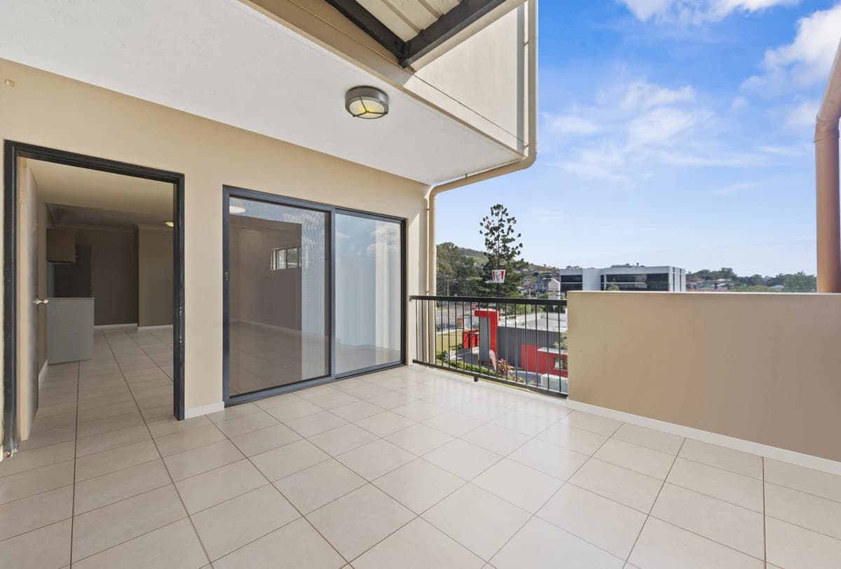 1848 Logan Road, Upper Mount Gravatt - Thumbnail 2