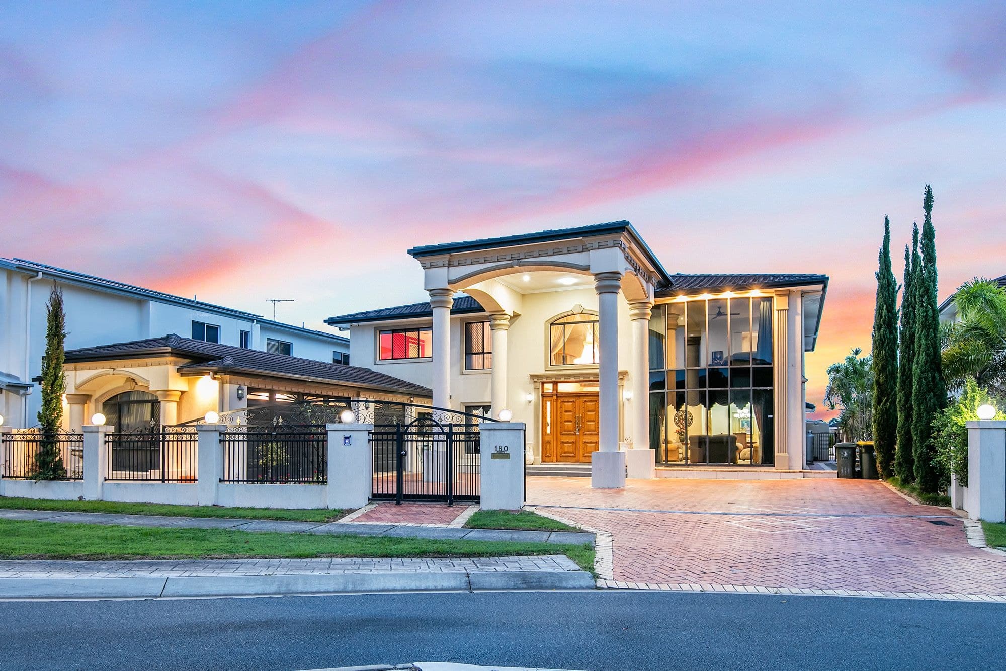 180 Hawthorn Circuit, Stretton - Image 1