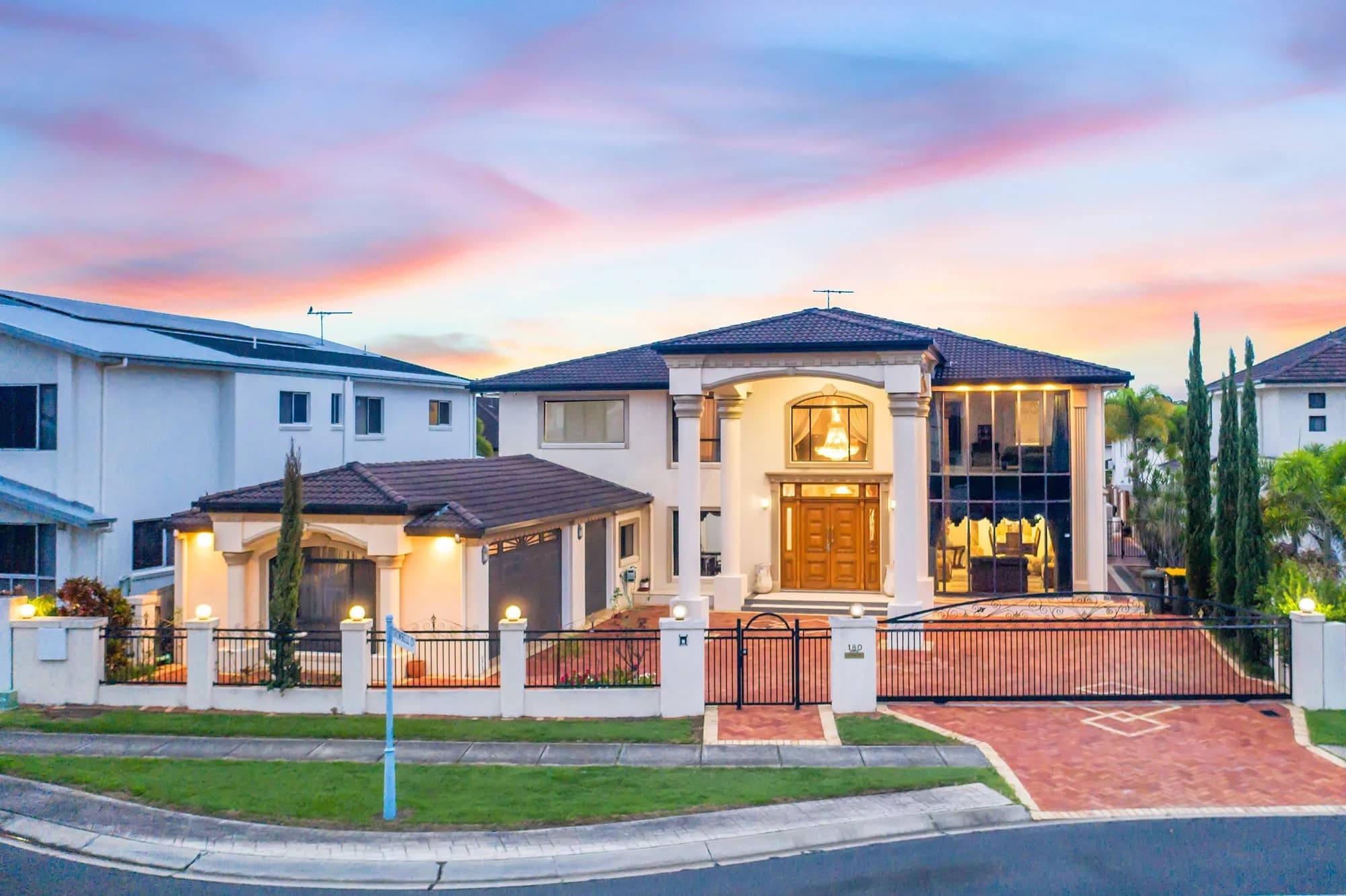 180 Hawthorn Circuit, Stretton - Thumbnail 2