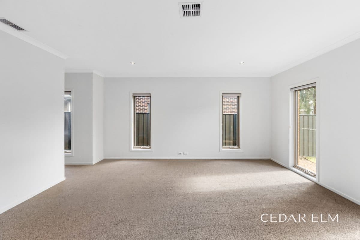 73 Escapade Boulevard, CRAIGIEBURN  VIC  3064, Craigieburn - Thumbnail 3