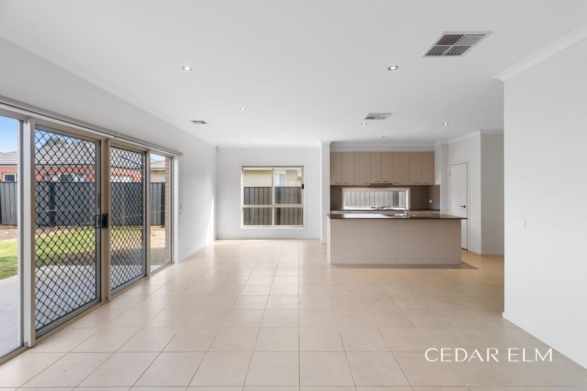 73 Escapade Boulevard, CRAIGIEBURN  VIC  3064, Craigieburn - Thumbnail 5